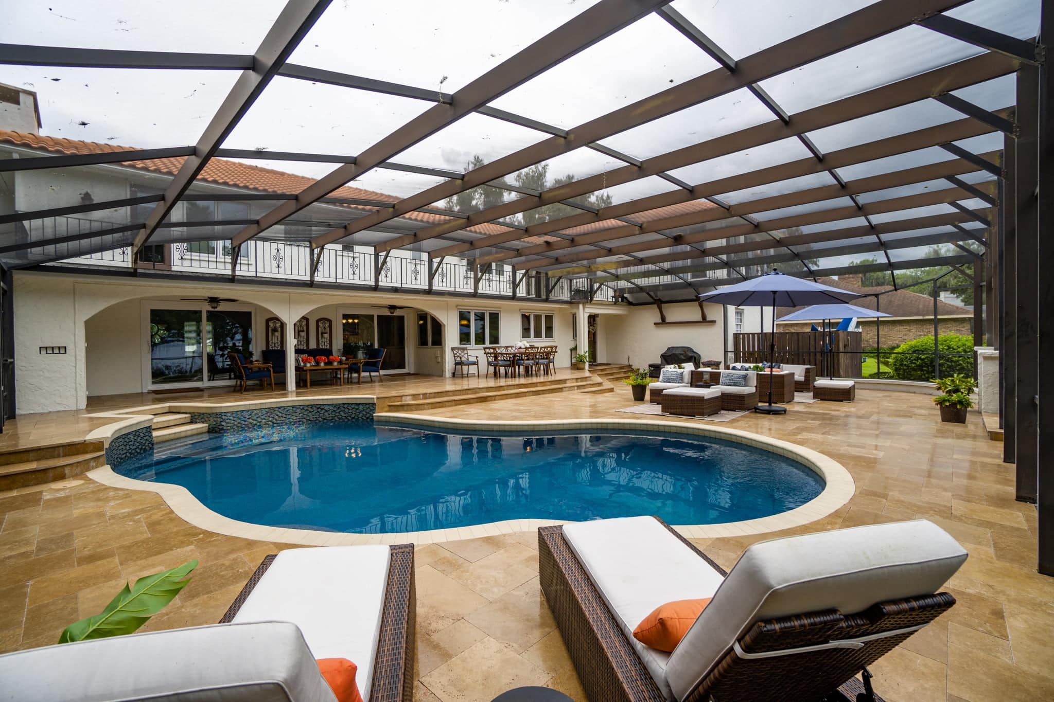 Pool remodeling contractors